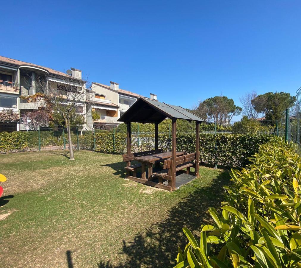 ديسينسانو ديل غاردا Apartment With Garden And Grill - Green Residence Sirmione المظهر الخارجي الصورة