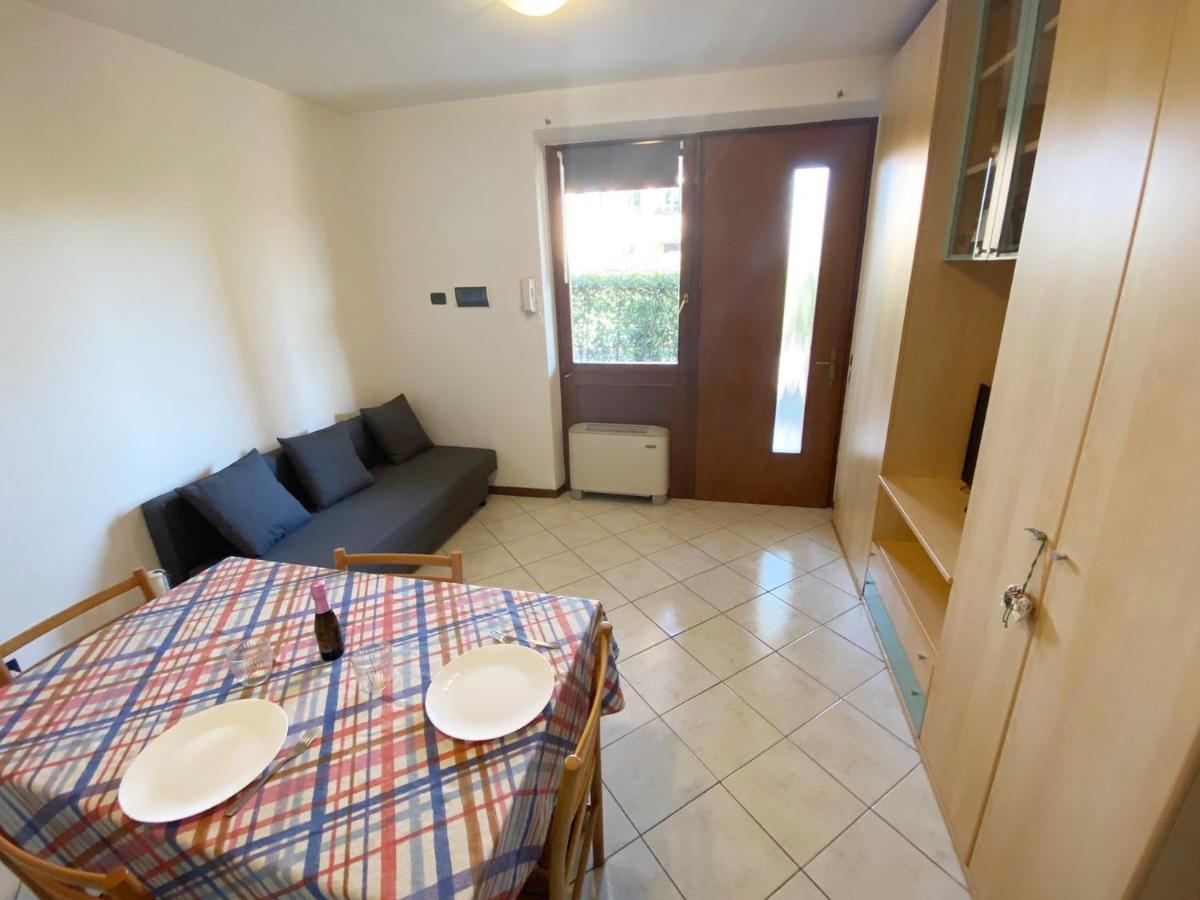 ديسينسانو ديل غاردا Apartment With Garden And Grill - Green Residence Sirmione المظهر الخارجي الصورة