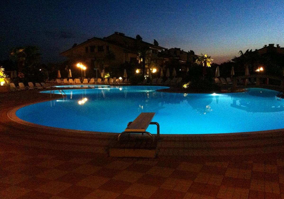 ديسينسانو ديل غاردا Apartment With Garden And Grill - Green Residence Sirmione المظهر الخارجي الصورة