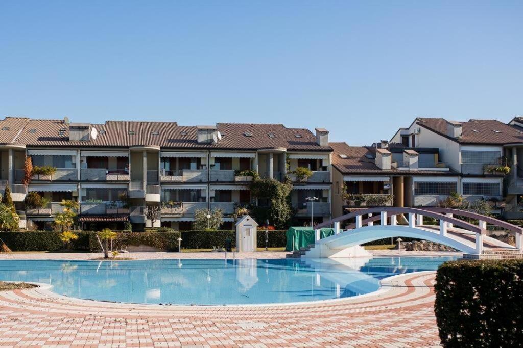 ديسينسانو ديل غاردا Apartment With Garden And Grill - Green Residence Sirmione المظهر الخارجي الصورة