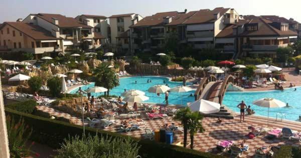 ديسينسانو ديل غاردا Apartment With Garden And Grill - Green Residence Sirmione المظهر الخارجي الصورة